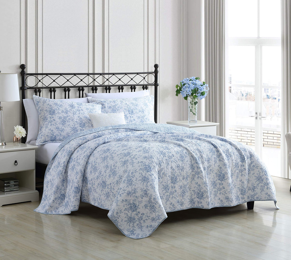 Laura Ashley - Twin Quilt Set, Soft Cotton Bedding with Matching Sham, Reversible Floral Toile Design, Floral Room Decor, Lightweight for Year-Round Layering (Walled Garden Blue)