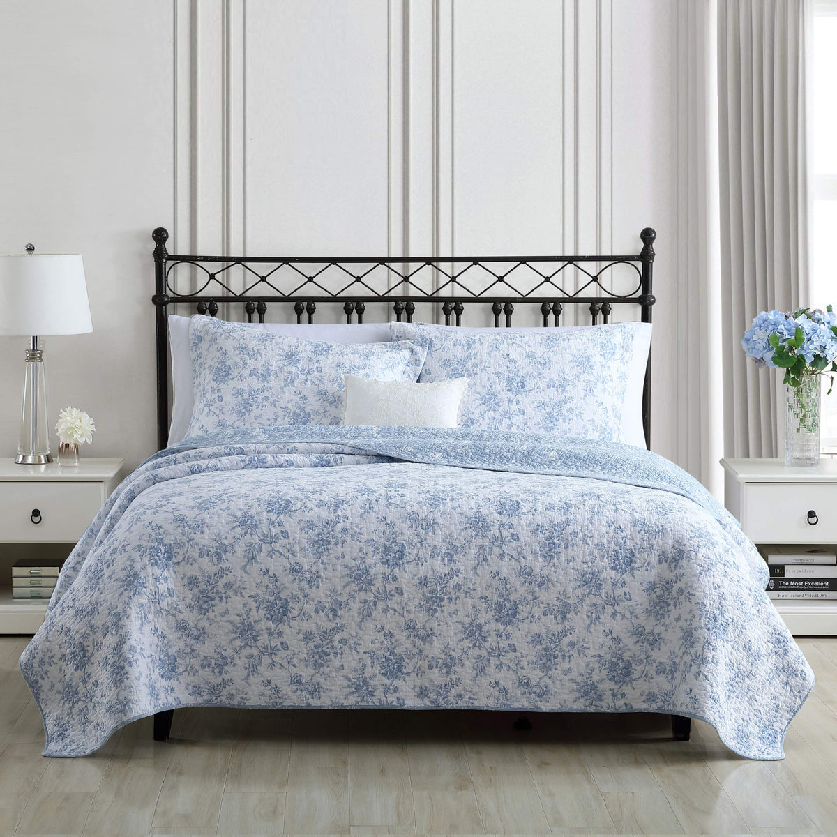 Laura Ashley - Twin Quilt Set, Soft Cotton Bedding with Matching Sham, Reversible Floral Toile Design, Floral Room Decor, Lightweight for Year-Round Layering (Walled Garden Blue)