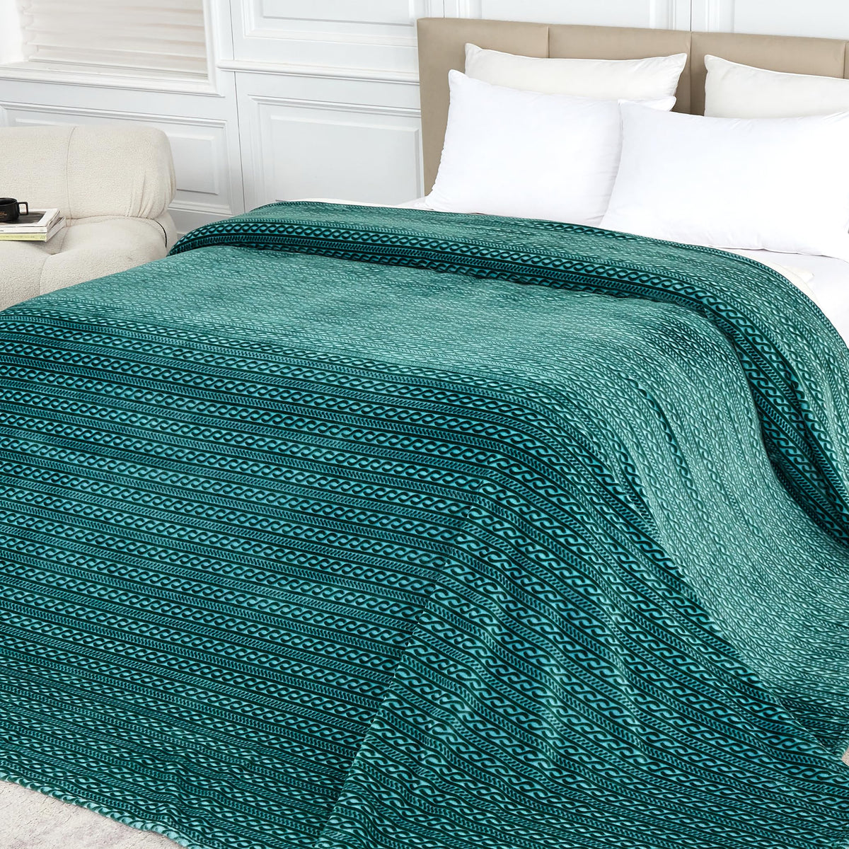Serenhom Extra Large Soft Cozy 120x120 Inches Seamless Oversized King Fleece Blanket - Huge 3D Jacquard Decorative 10'x10' California King Blanket for Bed, Sofa, Couch, Travel, Green Chain