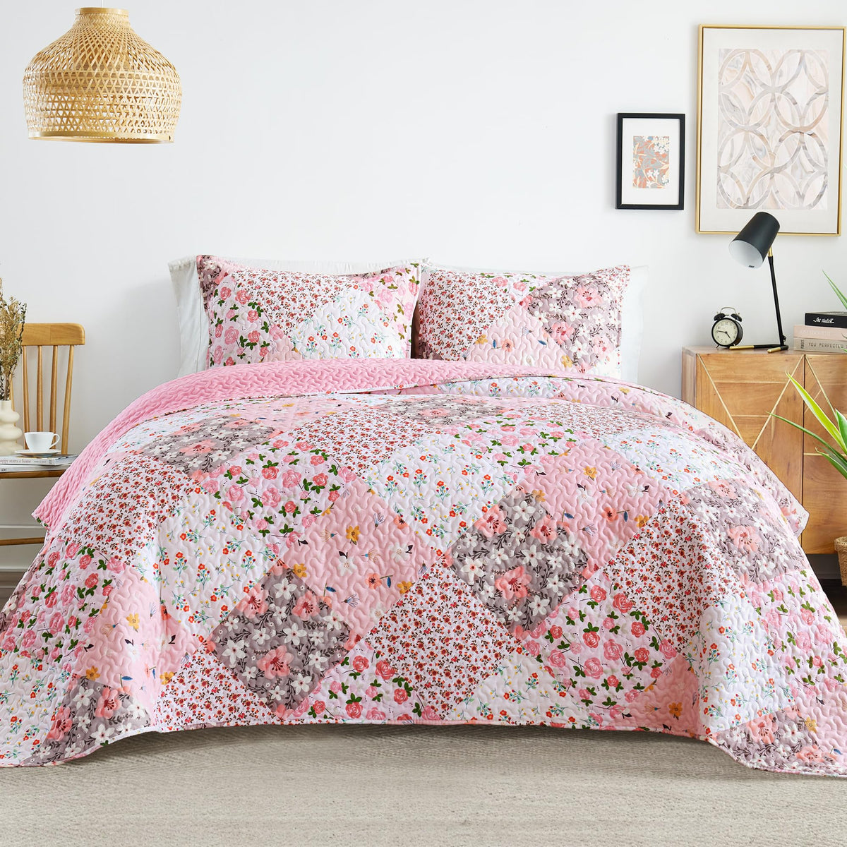 Whale Flotilla Patchwork Quilt King Size, Extra Soft Boho Floral Bedspreads for Bed Reversible Lightweight King Quilt Bedding Set Printed Coverlets with 2 Pillow Shams for All Seasons, Pink