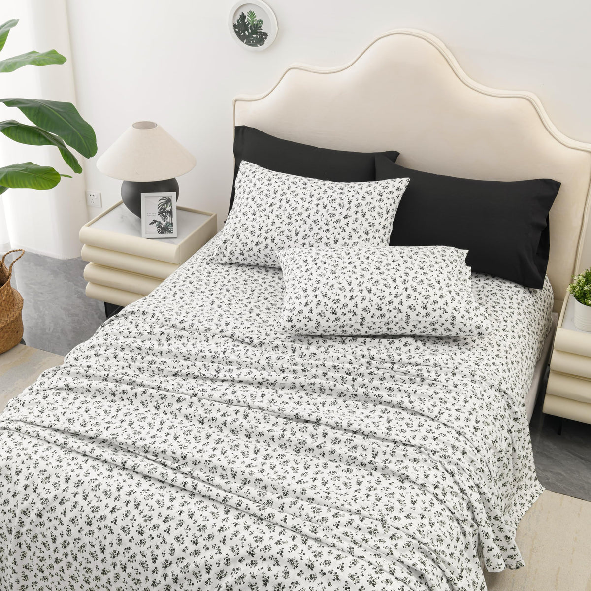 Spirit Linen home 6-Piece King Size Bed Sheet Set - Deep Pocket, Floral Pattern, Soft and Breathable Bed Sheets, Microfiber Material, Includes 1 Fitted, 1 Flat, 4 Pillowcases - Black Ditsy Floral
