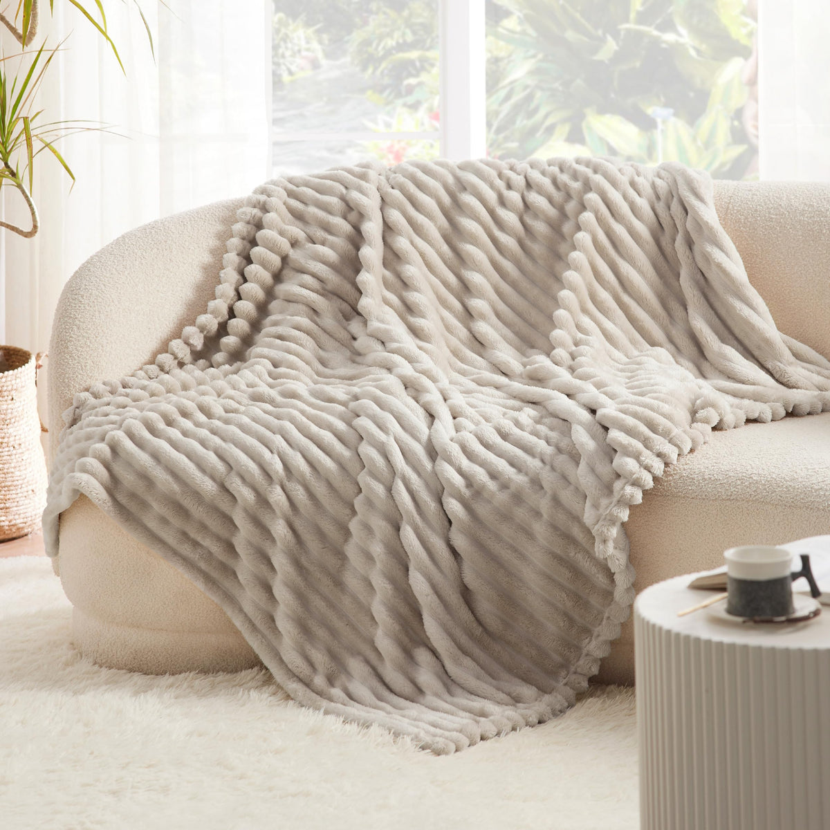 Bedsure Fleece Blanket Twin Size (Beige & Sage Green)