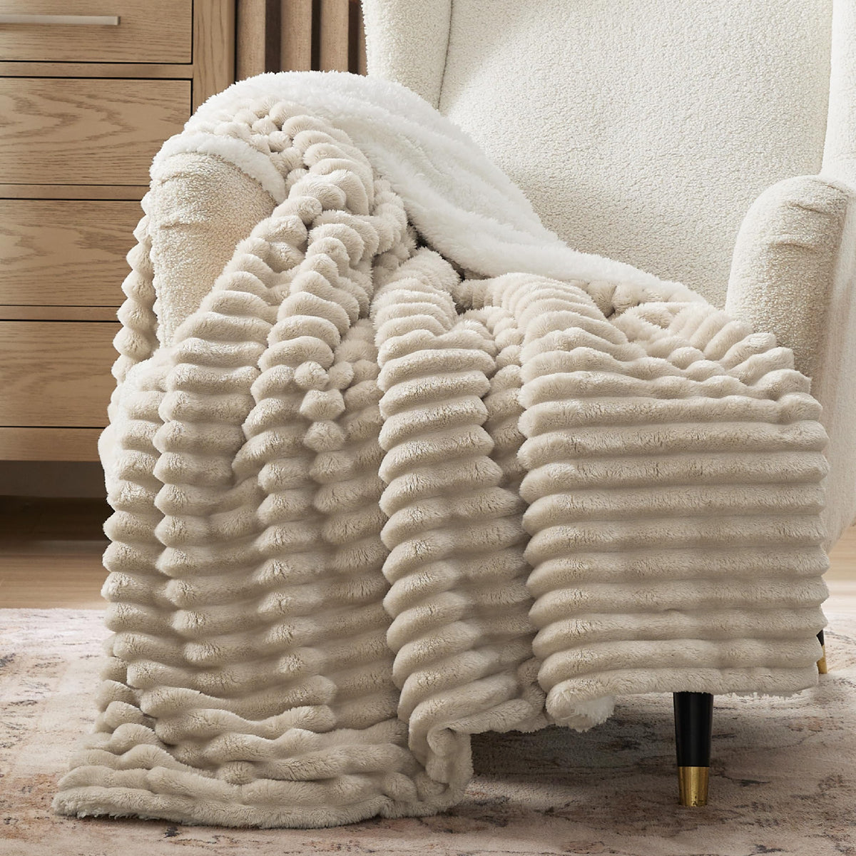 Bedsure Bundle of 1 Sherpa Blanket 50x60 & 1 Faux Fur Blanket 50x60