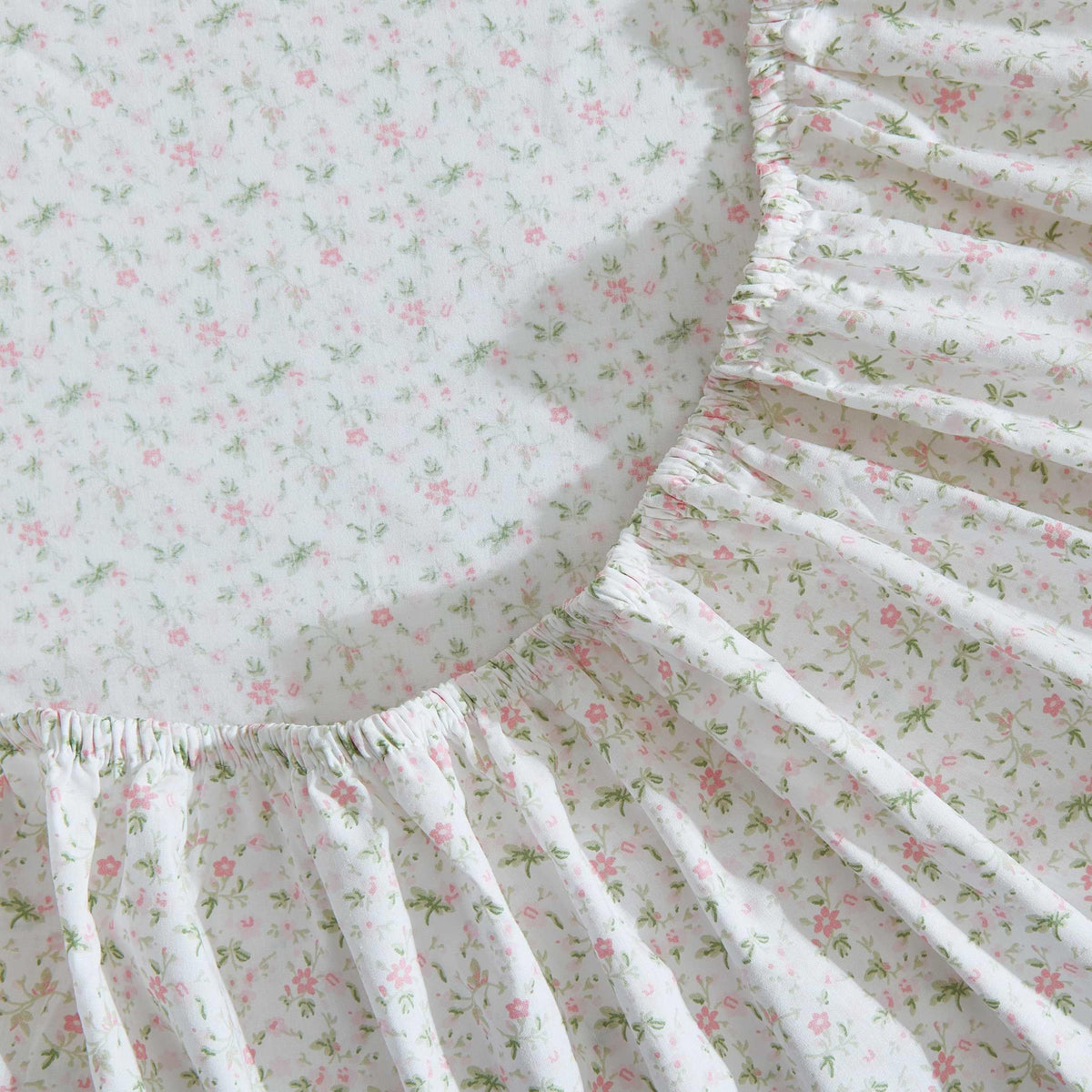 Laura Ashley – Twin Size Sheet Set, Crisp & Lightweight Cotton Percale Bedding with Fitted Sheet and Pillowcase, Floral Room Decor, Deep Pocket, College Dorm Room Essentials (Evie Pink)