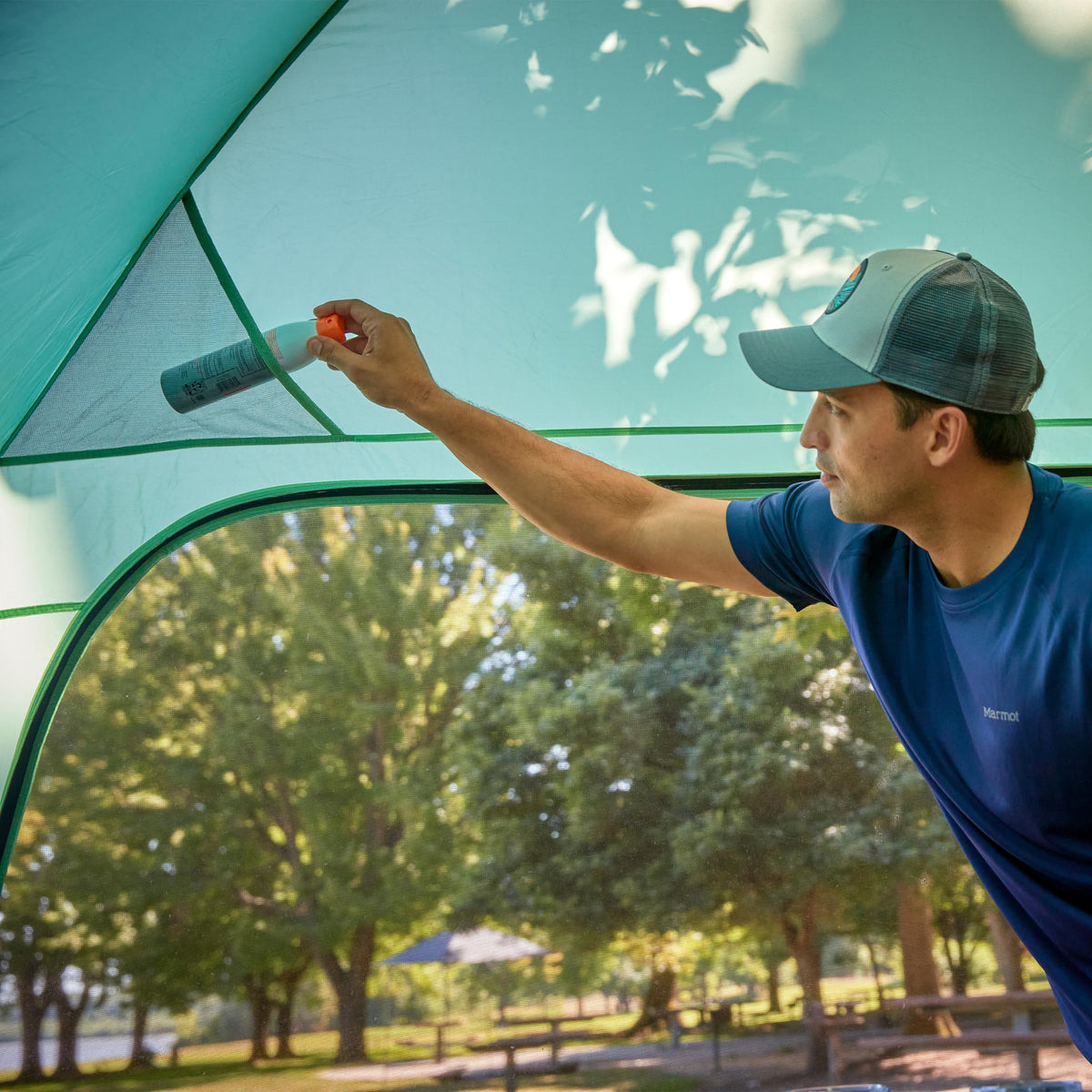 Coleman Skyshade Screened Shelter with Easy Setup, Lightweight Picnic Screen Room for Bug-Free Lounging, Made of PFAS-Free Materials