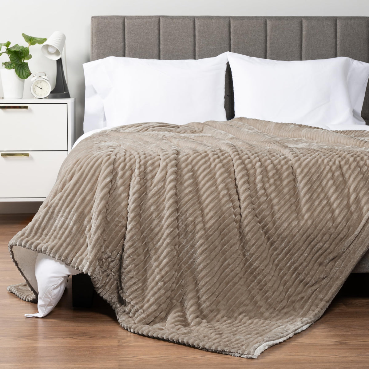 PAVILIA Tan Taupe Sherpa Fleece Throw Blanket for Couch Twin, Soft Plush Fuzzy Blankets, Fluffy Flannel Sherpa Blanket for Bed, Warm 3D Ribbed Winter Blanket Gift, 60x80 inches