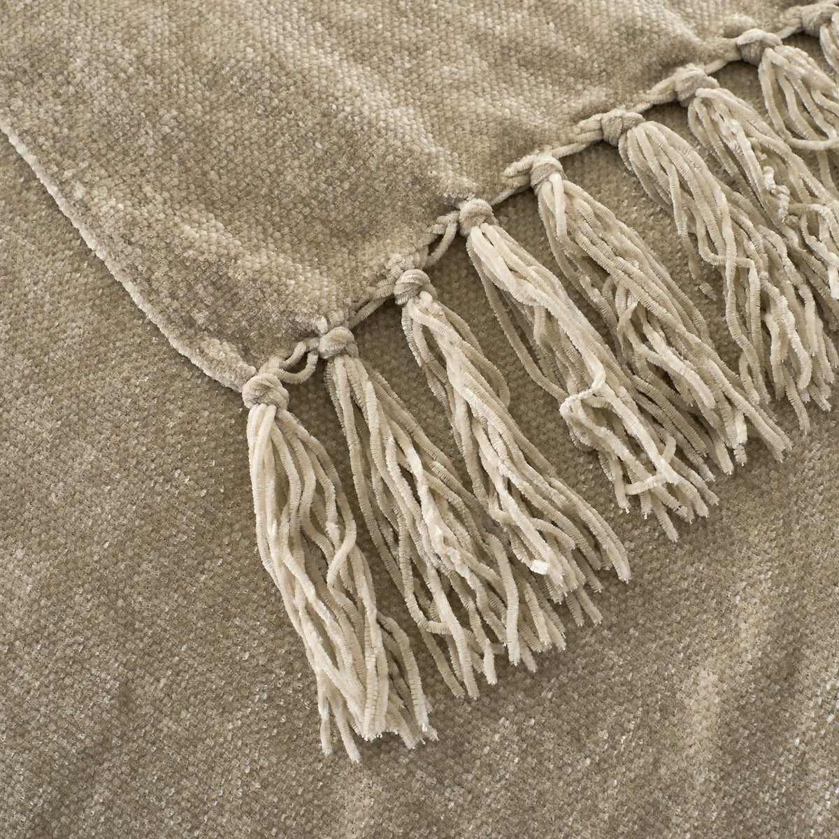 GINAMUSE Chenille Throw Blanket for Couch with Tassels,50"X60" Soft Cozy Lightweight Knitted Boho Decorative Blankets for Bed and Sofa,Taupe