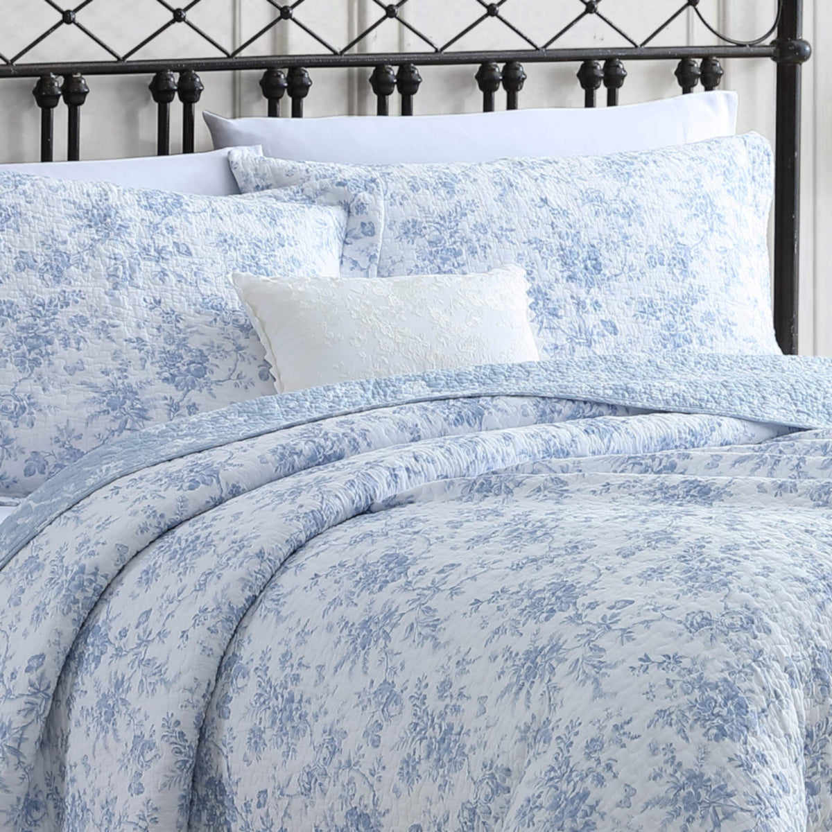 Laura Ashley - Twin Quilt Set, Soft Cotton Bedding with Matching Sham, Reversible Floral Toile Design, Floral Room Decor, Lightweight for Year-Round Layering (Walled Garden Blue)