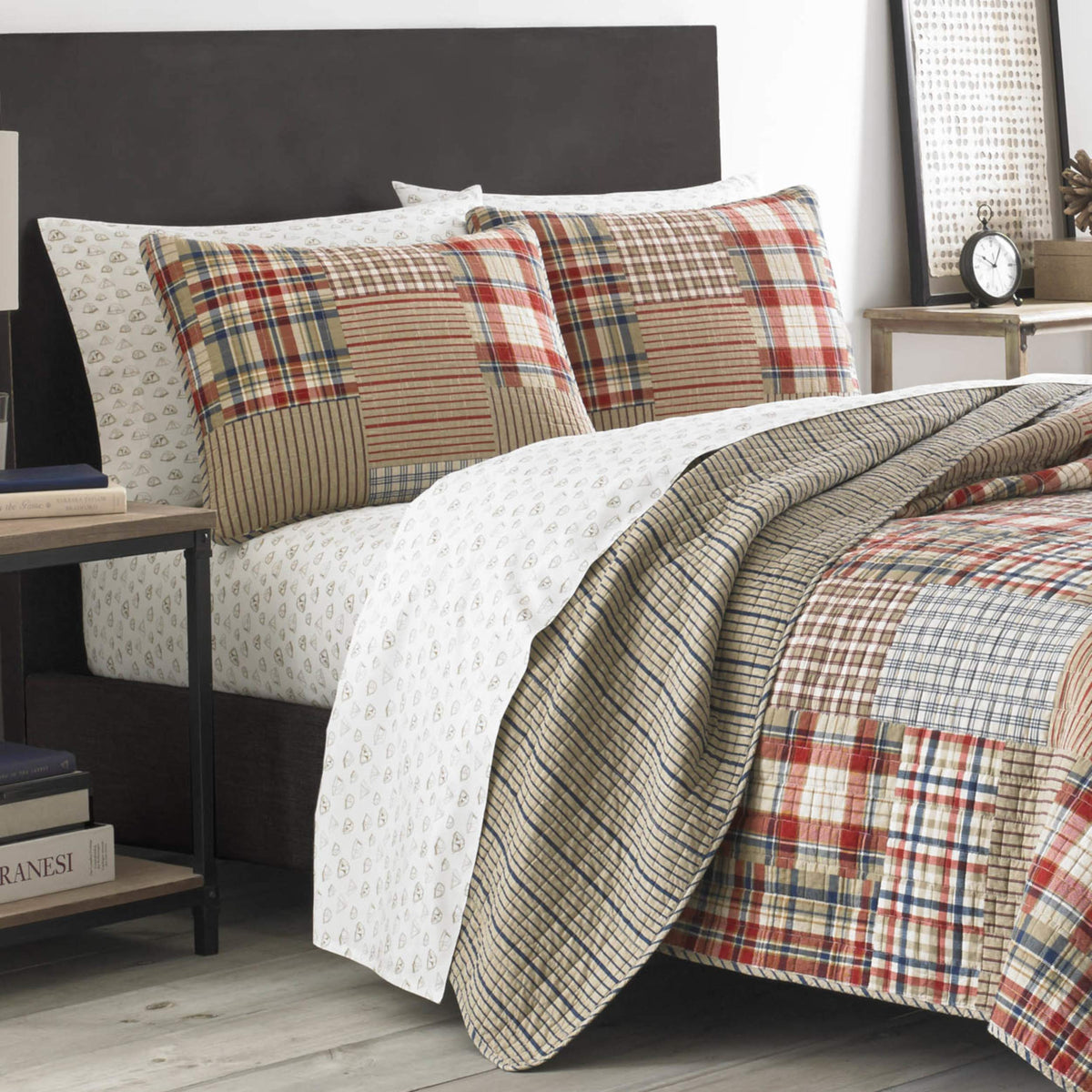 Eddie Bauer - King Quilt Set, Reversible Cotton Bedding with Matching Shams, Luxurious Bedding Set (Hawthorne Brown, King)
