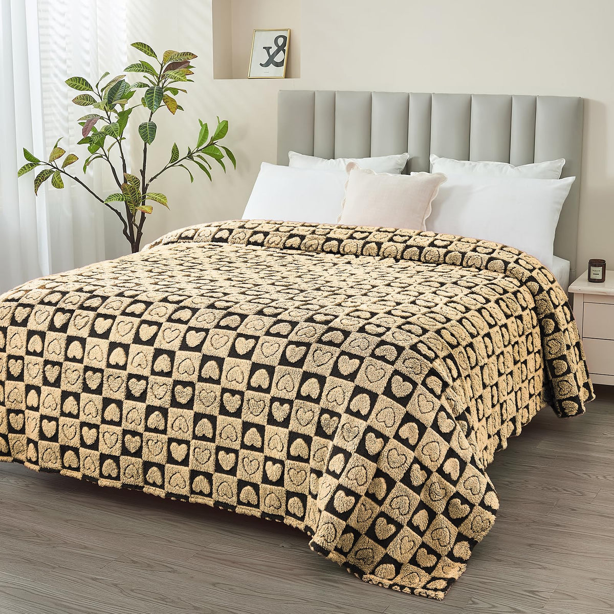 FY FIBER HOUSE Throw Blankets with Heart Checkered,Soft Warm Blankets for Lover Mom Father Gifts,Washable Lightweight Fuzzy Blanket for Couch Sofa Bed Office All Season(Black Brown,60"x80")