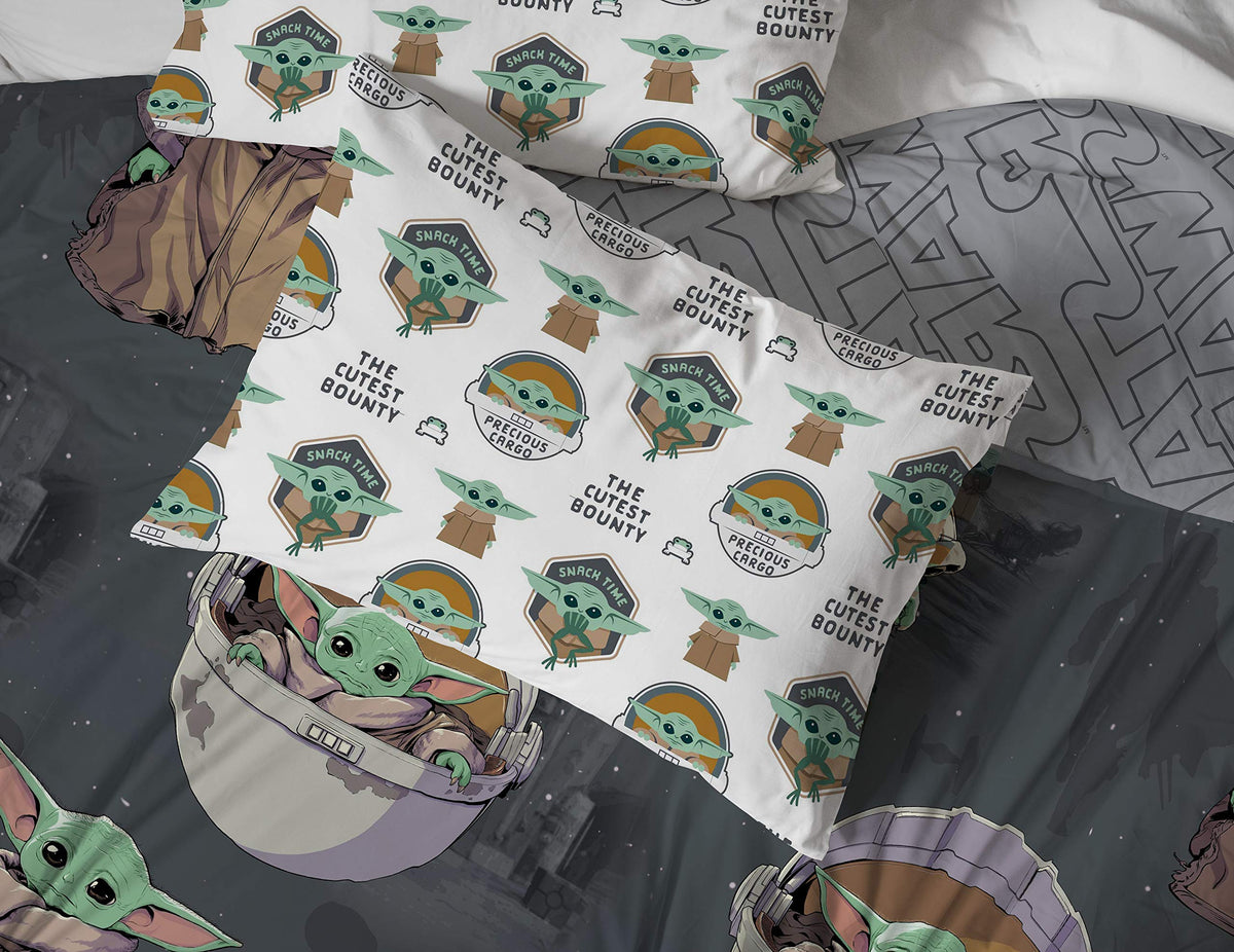 Jay Franco Star Wars The Mandalorian The Child 5 Piece Queen Bed Set - Includes Reversible Comforter & Sheet Set - Bedding Features Baby Yoda - Super Soft Fade Resistant Microfiber Official Product