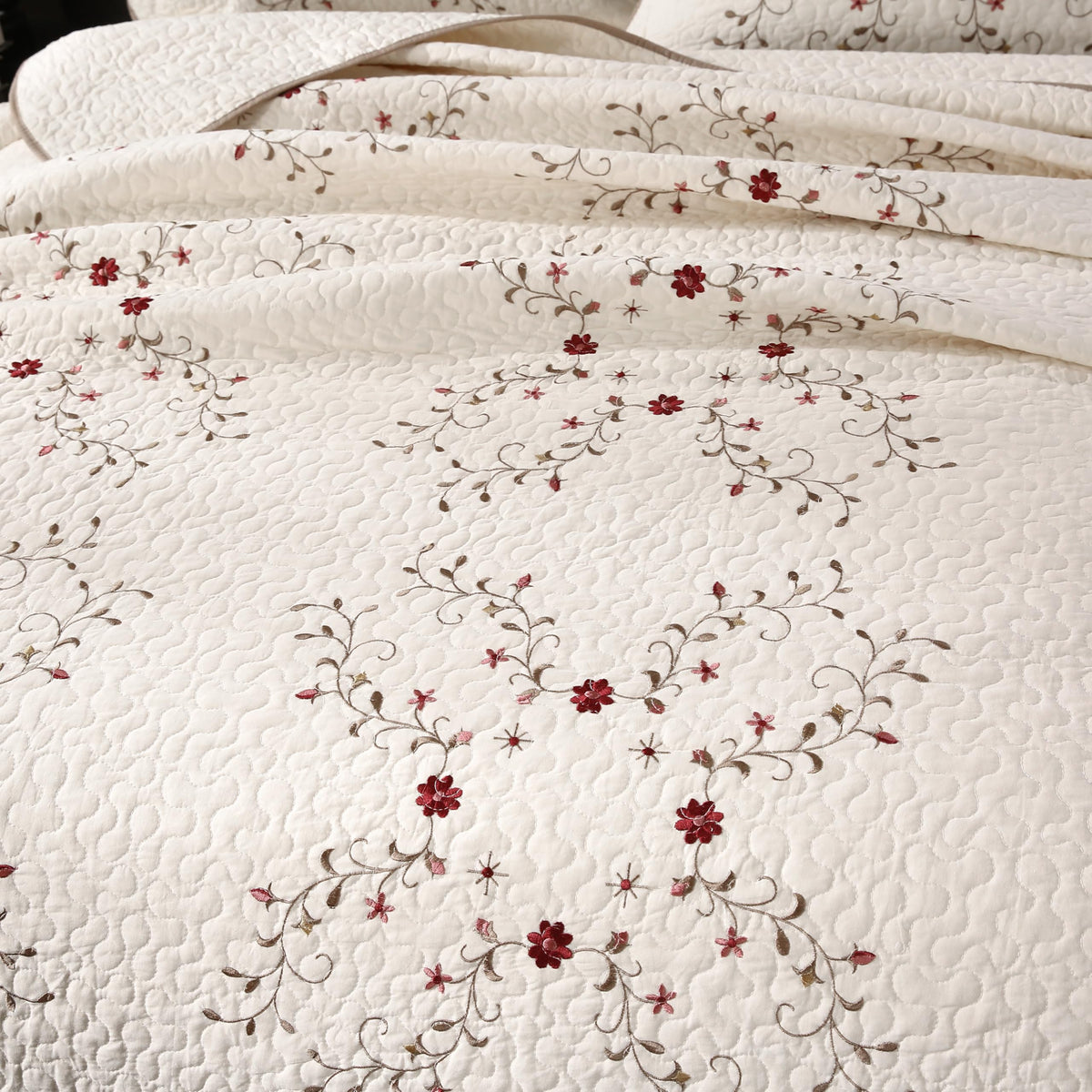 Quilt Set Floral Leaves 3D Embroidery Pattern 3 PCS Cotton Reversible Quilted Embroidered Decorative Bedspreads Coverlet Set, Lightweight &Soft Queen Size Beige Bedding Coverlet for All Season