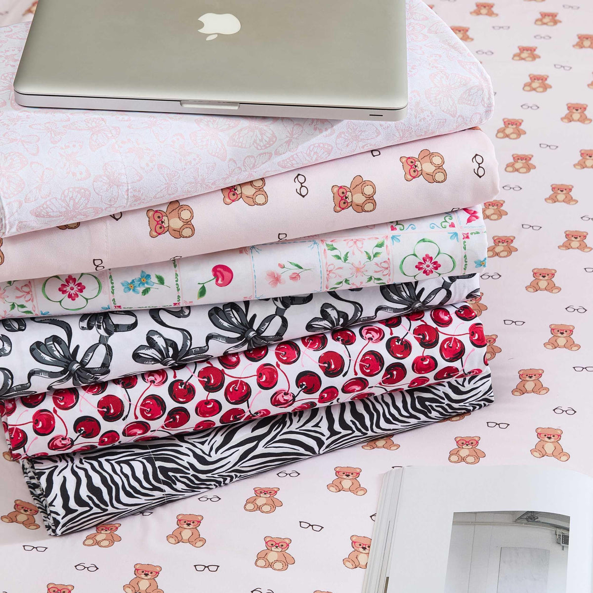 Betsey Johnson - Queen Size Sheet Set, Nerdy Teddies Print Microfiber Bedding with Deep Pocket Fitted Sheet, Bed Sheets with Matching Pillowcases, Nerdy Teddies Pink