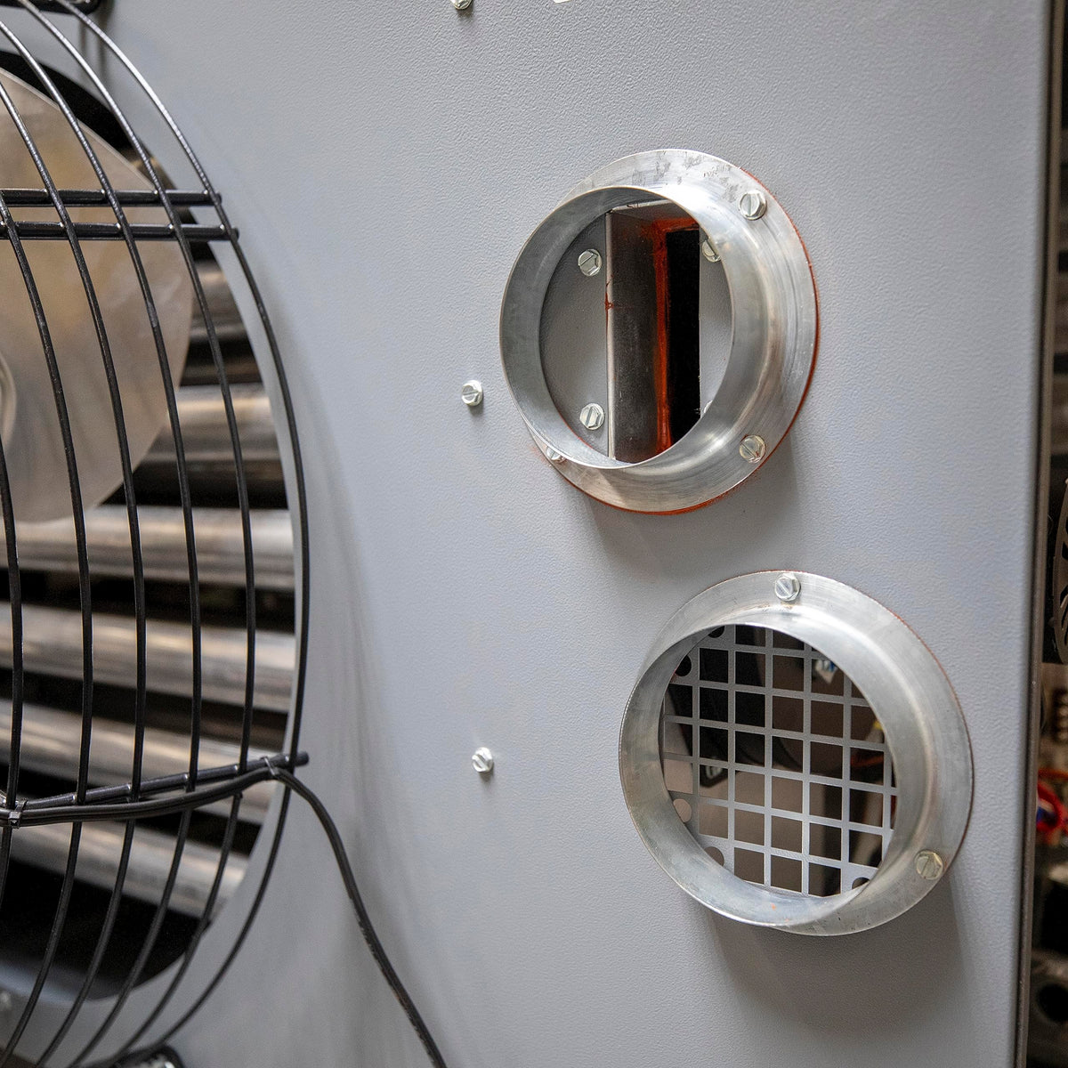 Mr. Heater 200,000 BTU Big Maxx Natural Gas Standard Combustion Power Vented Unit Heater with Aluminized Steel Heat Exchanger