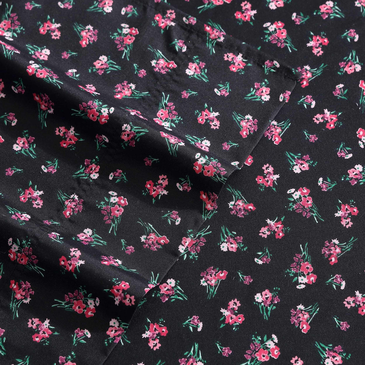 Betsey Johnson - Full Bed Sheets, Soft & Lightweight Bedding, Fade & Wrinkle Resistant (Bouquet Ditsy Black, Full)