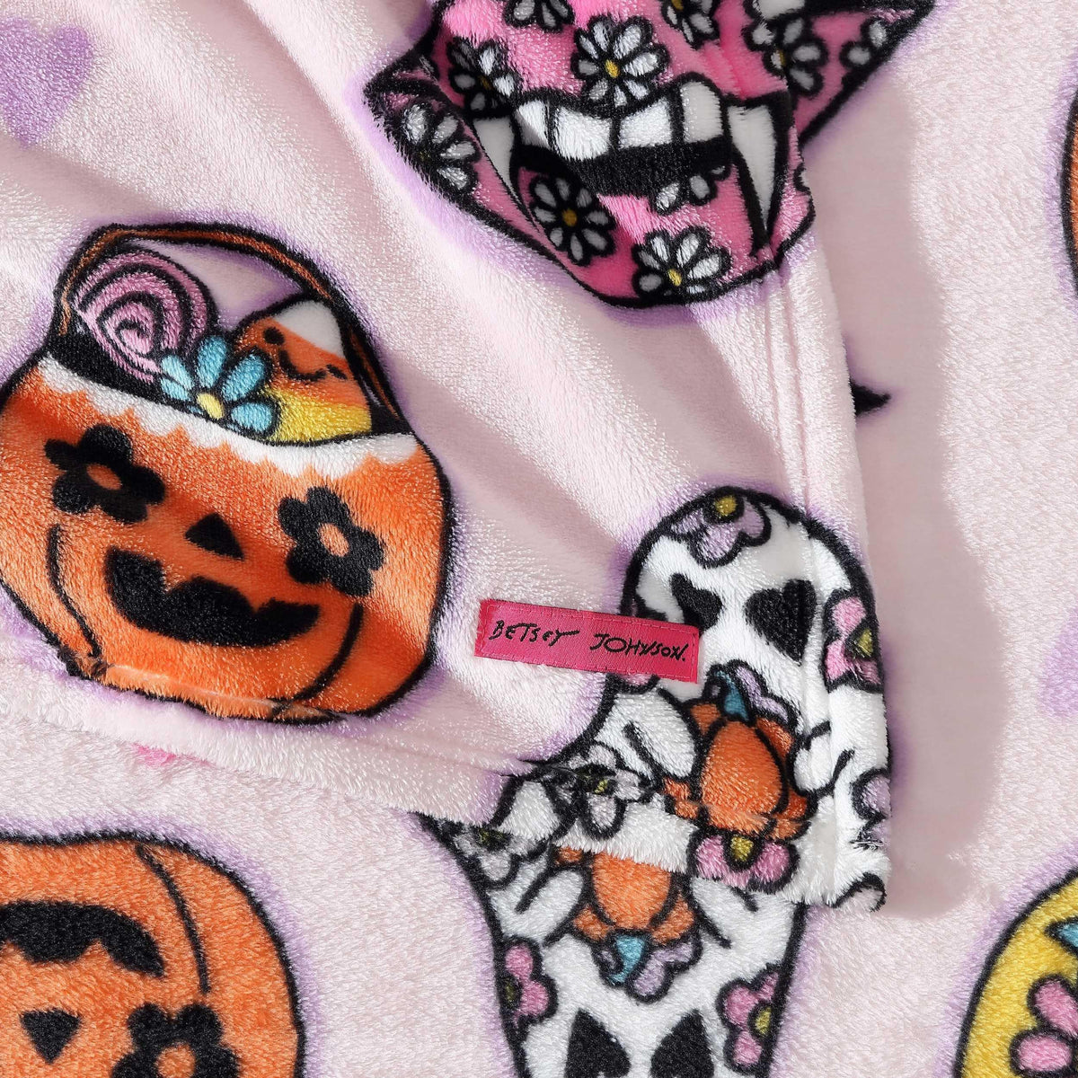 Betsey Johnson - Blanket, Buttery-Soft Throw Blanket for Couch or Bed, Boldly Plush & Oversized Bedding (Retro Halloween Pink, 50" x 70")